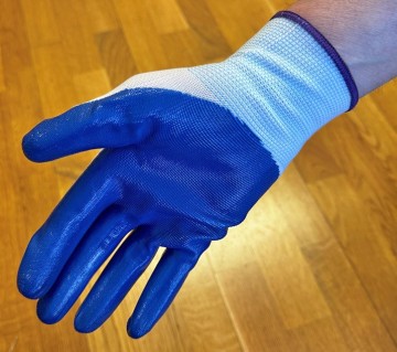 Enkle billige hansker, blå og hvite